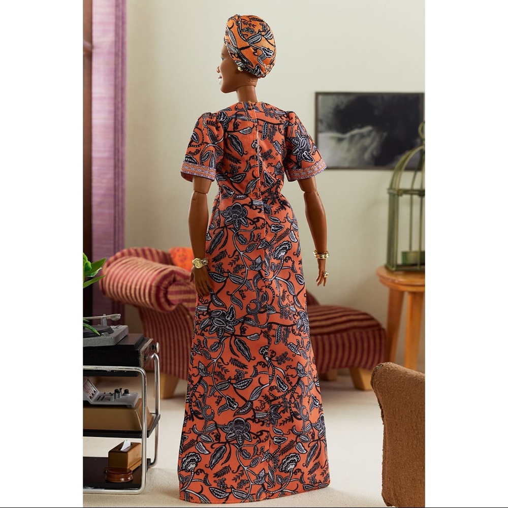 Dr. Maya Angelou Barbie Inspiring Women Doll - Picture 4 of 9